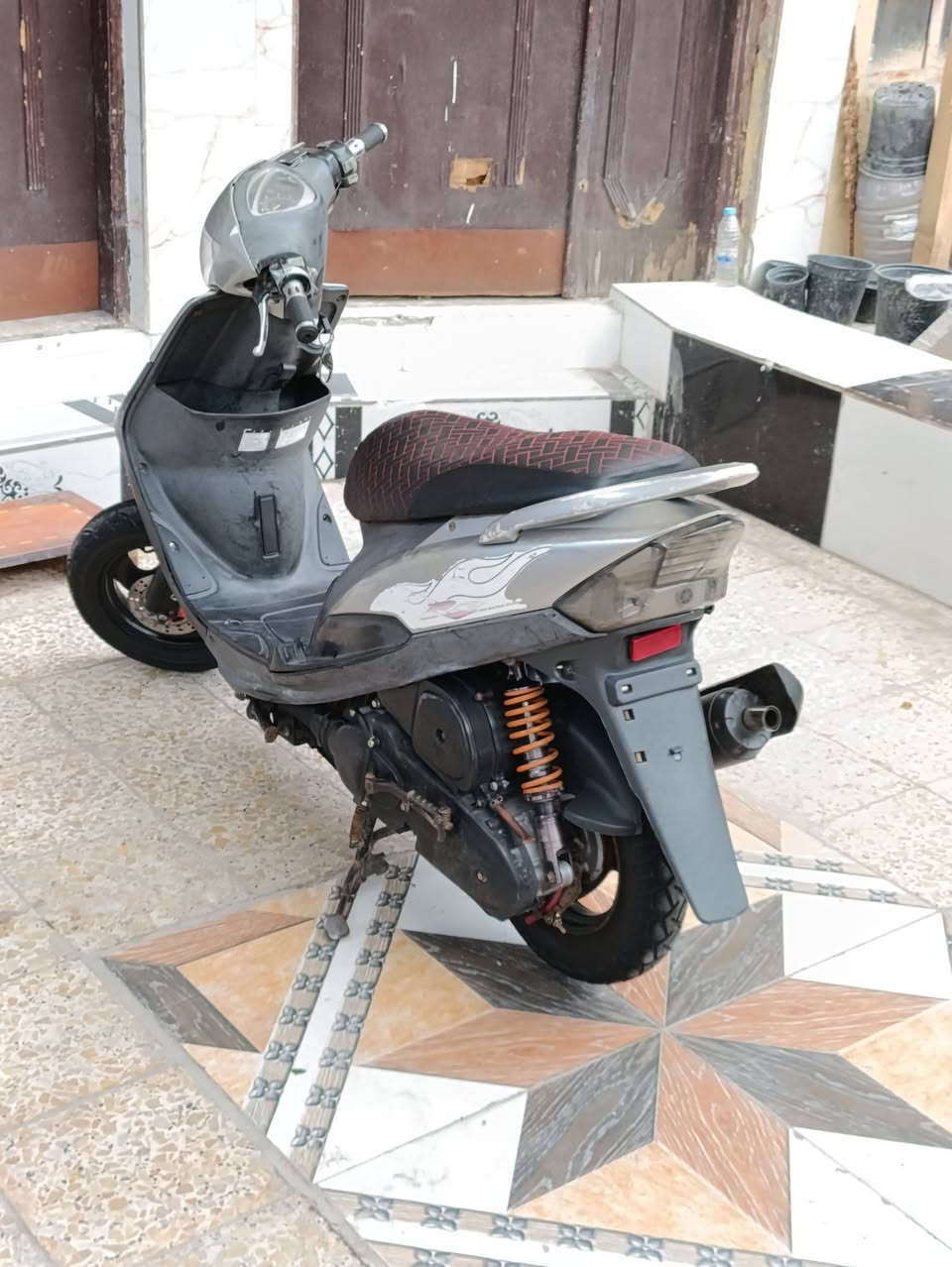 السلام عليكم
مااكس عدله   ياباني 120 

 مكفوله محرك  بلادي ما مفتوح شرط الفحص 
دراجه فوول ملاح كفرات بلادي كله ختم واحد 
شلعه ومعدل  110 فوول متنكض
كلشي شغال سلف  هندر اشاير  كلوبات سكنات  عينه لونين عداد السرعه  وعداد بانزين شغال  كلشي عل بلاد  

احلا من صور بالف مره 
سعر   800 وبيهه مجال قليل 
شراي يتصل
مكاني بصره 
 
***********
