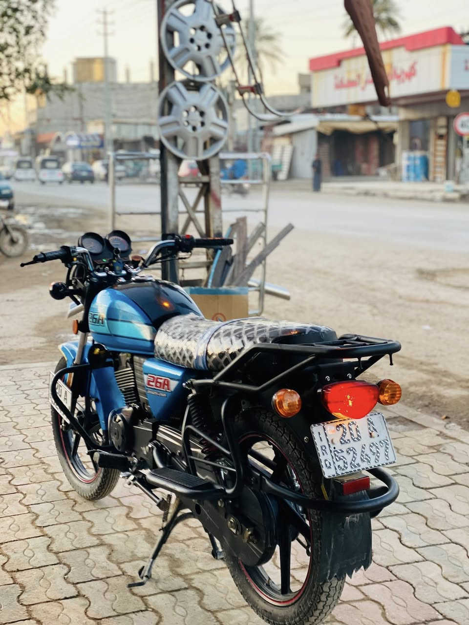 سلام عليكم ورحمة الله وبركاته
دراجه دايوان مرقم رقم إنكليزي 
تحويل ثاني يوم 
لون ازرق 
محرك ما مفتوح 
موديل 21
كفاله عامه 
مكاني ديالى بعقوبه فلكه الأمين 
تفاصيل خاص 
هاذه رقمي ليحب مفتوح خاص ***********
وبي وتساب
