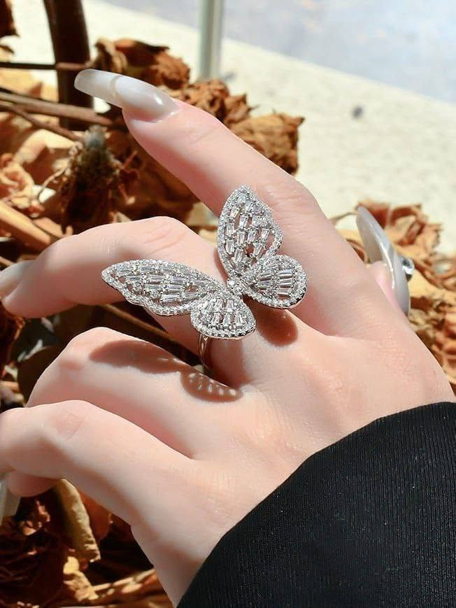 🦋 خاتم فراشة 🦋

خاتم الفراشة النازك ✅
موديل حديث 💕
✨مرصع بأحجار الزاركون
✨طلاء ثابت بجودة عالية
✨غير قابل للصدأ
✨يرهم على جميع القياسات
للحجز والاستفسار راسلونا خاص 
🚘 يوجد خدمة توصيل لجميع محافظات العراق ٤ الاف


**إذا كنت صاحب هذا الإعلان وتريد حذفه لأي سبب، رجاءا أرسل رسالة إلى الدعم الفني**