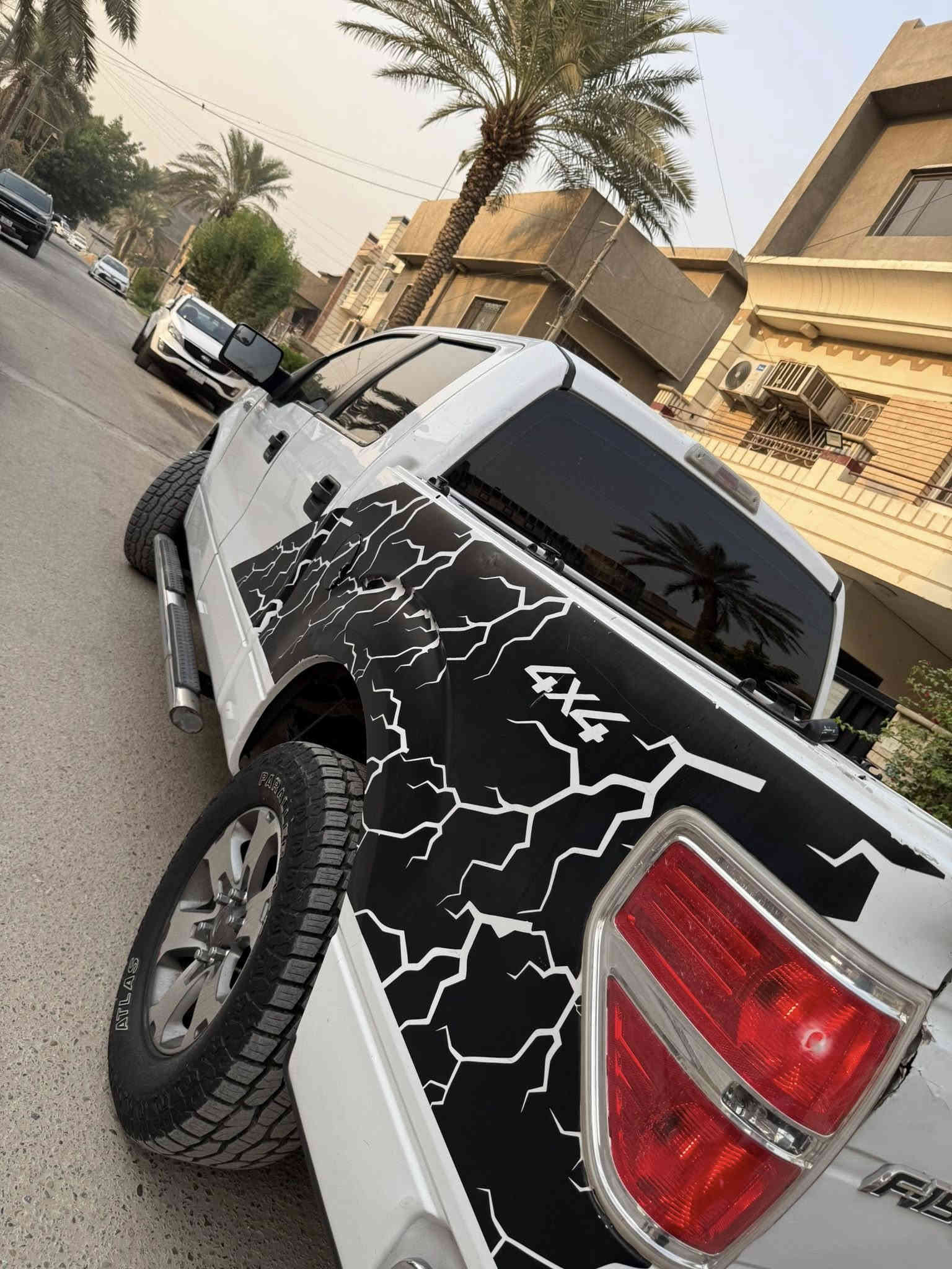 فورد F-150 موديل 2014 فئة XTL - ماشية 152ألف
🪛 السيارة ما تذب برغي – تعبان عليها 
تخم بلكات + نوزلات + تنضيف غرفة الاحتراق 
اضافة الى منضومة غاز 80 لتر ايطالي شد حكومي مع كارت الصيانة
📄 السنوية باسمي وتنتهي في 2029 – والهزة جديدة

الموصفات:
• 🔧 محرك V8 سعة 5.0 تنفس طبيعي (المرغوب)
• ⛽ تستخدم بانزين عادي بدون أي نقطة أدفانس
• 🧠 برمجة – استخدام يومي بنزين عادي تسحك طبيعي
• 💡 منظومة لايت عدسة + عالي ليزر
• 📸 كاميرا خلفية
• 📱 شاشة لمس تدعم Apple CarPlay و Android Auto
• 🛋️ دوشمة فورد جديدة
• 🎮 تحكم ستيرن شغال من الجهتين
• 🚘 مثبت سرعة شغال
• 🪞 مرايا كهربائية بتحكم
• 🪟 جام أوتو
• 🛞 تخم تاير جبلي مشدود من 4 أشهر
• 🔧 بلكات ونوزلات جديدة
• 🧼 منظومة البنزين منظّفة بالكامل من البداية للنهاية

🚧 السيارة مكفولة ما عدى صبغ بالباب البصف السايق وحافة الجاملغ الخلفي فقط ، لا يوجد أي ضرر هيكلي أو تقني.

السعر: $165 ورقة وبيها مجال بسيط للطيبين
الموقع: بغداد – شارع فلسطين
رقـم صـاحـب السـيـارة:***********
