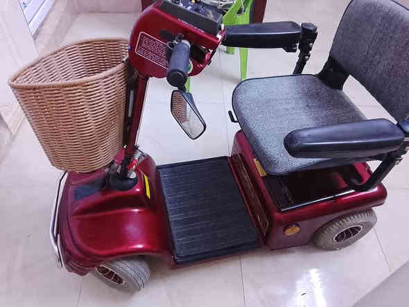 سكوتر شحن مال معوقين ذو الاحتياجات الخاصة شغالة كامله تحتاج شاحنة فقط سعر ٤٧٥ مكاني بغداد الحريه الاستفسار واتساب ***********
