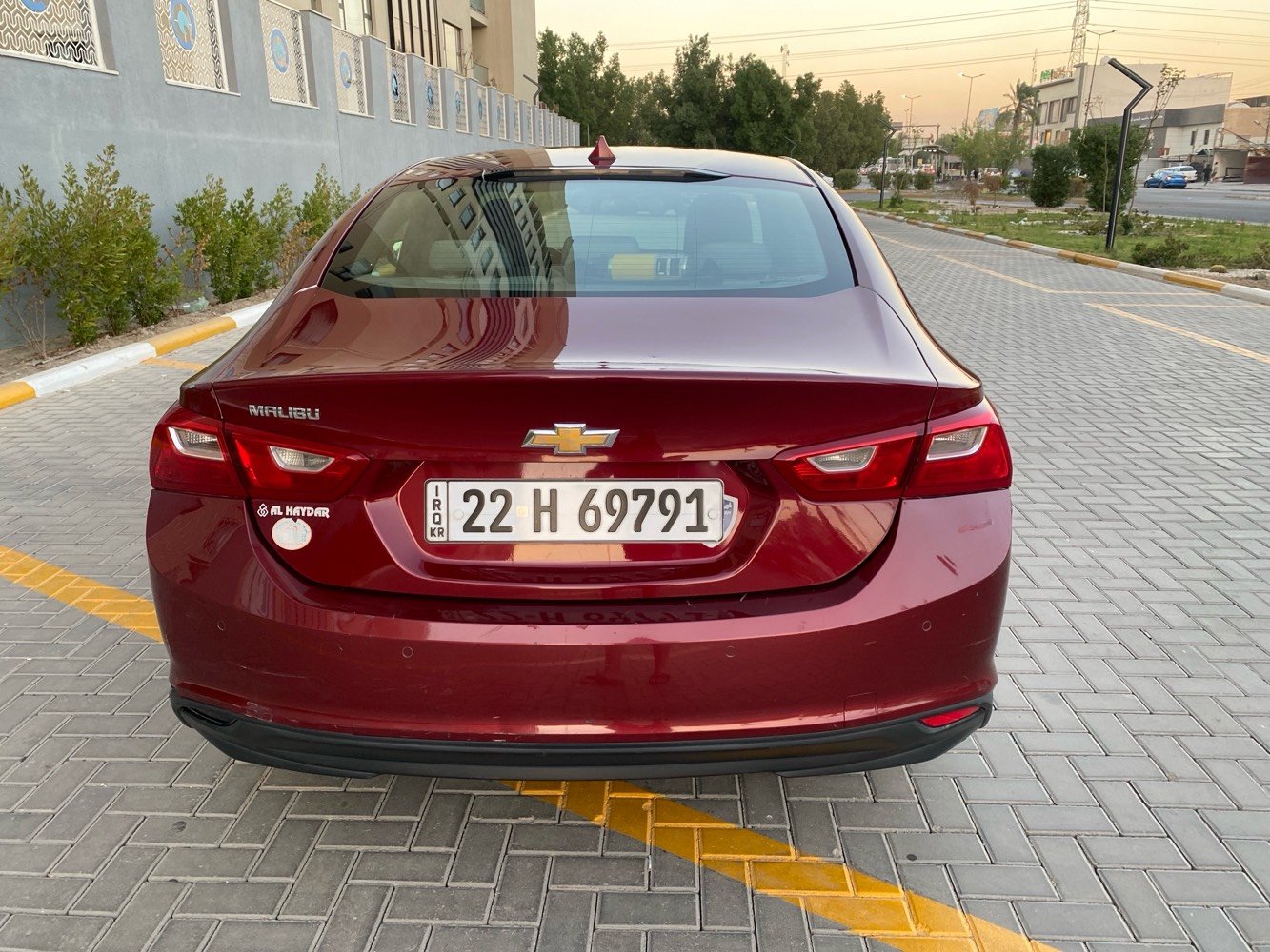 ماليبو LT  2018  خليجي مكفول
محرك 2500 (4 سلندر) تنفس طبيعي
كير ATF المرغوب 8 نمر 
6 بصمات (تشغيل/ باب / جنطة)
سايد بريك بصمة
تحكمات ستيرن
نظام ABS
مانع انزلاق
شاشة اعطال
تبريد قطعتين امامي خلفي 
حساسات خلفية 
كار بلي
منفذ USP
السيارة مكفولة (كير / محرك / شاصي / لغد / حالوب / صبغ / راديترات)
ماشية 128 الف ميل
السيارة بيها بارد بالباب مال السايق موضح بالصور ورصعات خفيفة 
السعر : 116 وبيها مجال 
مكان السيارة بغداد حي العامل
للأستفسار ***********