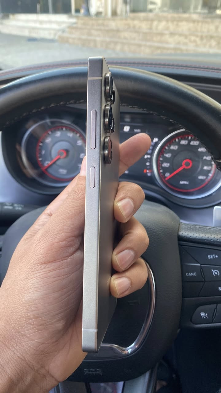 السلام عليكم 
سامسونغ s25 الترا ذاكرة 256
تفحص وين ما يعجبك 
سعر مليون و ١٥٠ الف قفل 
مكاني نجف


**إذا كنت صاحب هذا الإعلان وتريد حذفه لأي سبب، رجاءا أرسل رسالة إلى الدعم الفني**