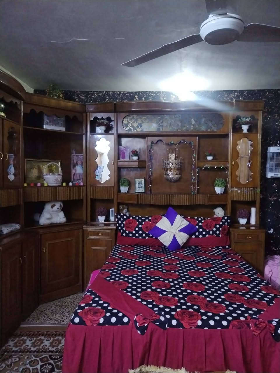 غرفه خشاب ديوان جديده مثل ماموضحه بصوره عنوان فلوجه حي نزال اتصال على وتساب أو  مازنجر ***********
