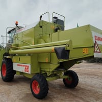 حاصدة كلاص للبيع موديل 1996 مكفوله كفاله عامة للاستفسار الاتصال على ال...