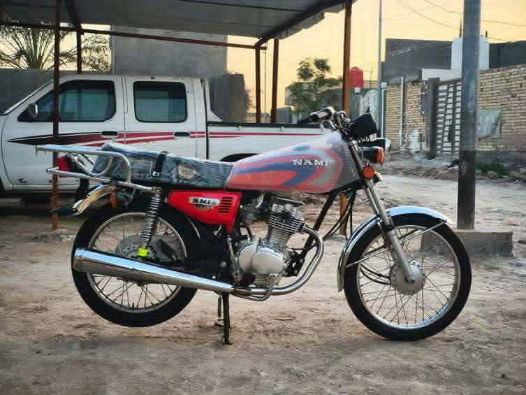 للبيع 23 النوعيه الجديده طلعت من نوفل بل 24 وكفت الدراجه شوفت عينك نضافه خير من الله السعر خاص المكان سماوه حي النفط***********
