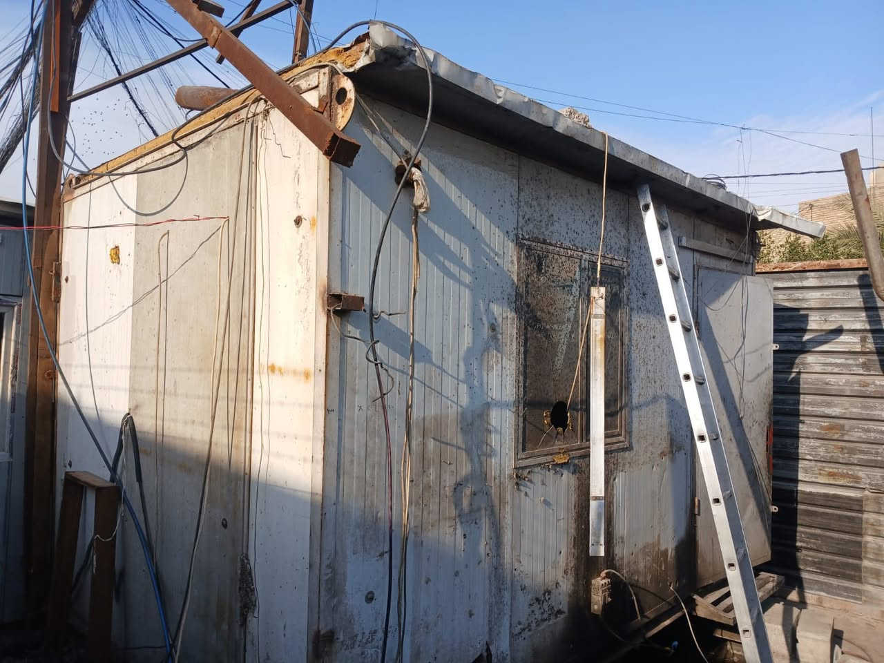 السلام عليكم 
تانكي 15 الف لتر 
كرفان ارتفاع 230
الطول 4 متر 
العرض 250 
مكاني شعب 
***********
