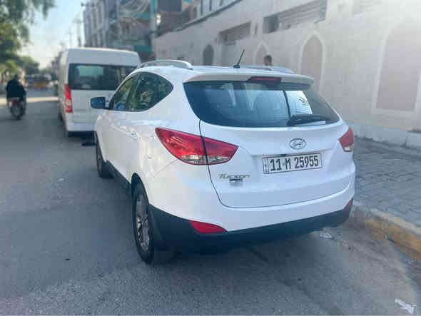 السلامً عليكم مكلف ب النشر 
توكسان 
 2015 
خليجي 
محرك 2000دًوش 
شاشه 
كامره 
تحكم استيرن 
ويل كب 
اشاير مري 
لدات امامي خلفي 
لايت عدسه 
السعر 153 
علما السياره جديده و مابيها نواقص 
بيها قطعه صبغ وحده 
للاستفسار ***********
بغداد رحمانيه الجعيفر بغداد
