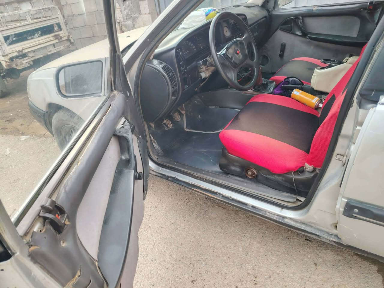 للاتصال *********** متواجد واتساب
سلام عليكم اوبل اوميكا موديل 1988 سياره جاهزه اي نقص مابيهة سياره كامله دشبول كهربائيات زوج تايرات جدد  السياره احله من الصوره 

🟩العنوان ديالى شهربان الاحمر 

🟥للاتصال ***********
