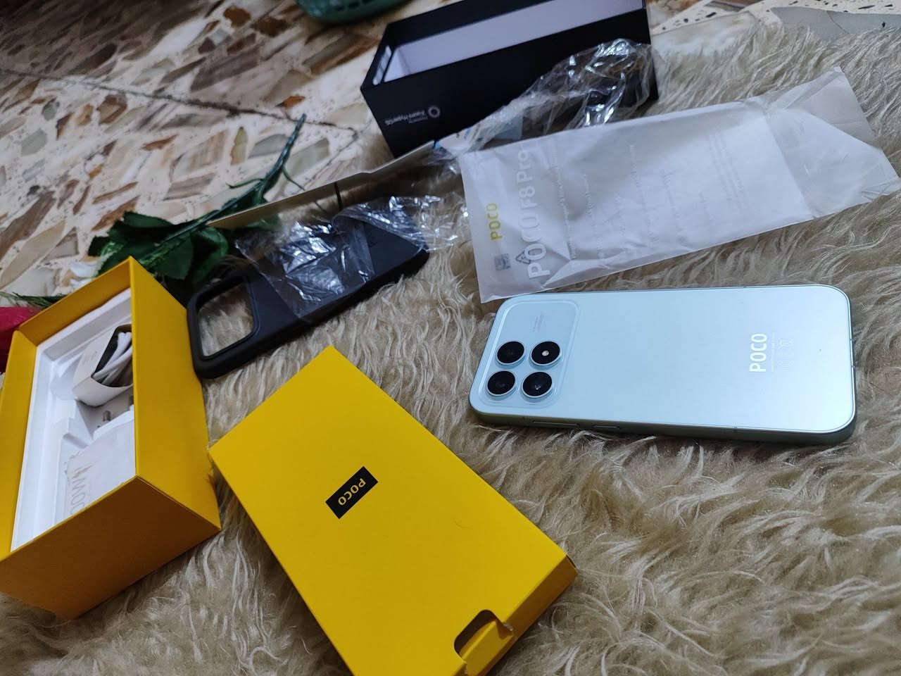 سلام عليكم اخوان جهاز بوكو F8 pro جديد اخوان فقط فاتحي من الكارتون بطاريه 100ذاكره 512 كامل الملحقات نضافه 100ب100اهم مواصفاته معالج 8 اليت وبطاريه 6210 شحن سريع 100 واط للبيع بسعر 700 عالما سعر الجديد حاليا اعلا من 820 الف او مراوس يكون افضل مكاني بغداد مدينه الصدر توصيل ماعندي للاستفسار خاص او وات ***********
