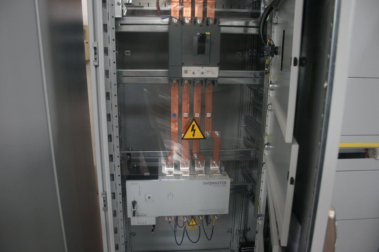 LV PANELS 0.4kv IP41-IP55-IP65
DEKRA FORM2B FORM4B CERTIFICATES
 للتواصل :
+96472879288
+905308483982

#Electrical #Lighting #ElectricalEngineering #ControlPanel #Switchgear #GRP #StreetLighting #PowerDistribution #Engineering #Electricity #Industrial #Automation #Iraq #Baghdad #Turkey #YavuzPano #ElectricalSolutions #Infrastructure #Energy #LightingSolutions #كهرباء #انارة #مهندسين #مشاريع #بوردات_سيطرة #اعمدة_انارة #طاقة #العراق #بغداد #حلول_كهربائي


**إذا كنت صاحب هذا الإعلان وتريد حذفه لأي سبب، رجاءا أرسل رسالة إلى الدعم الفني**