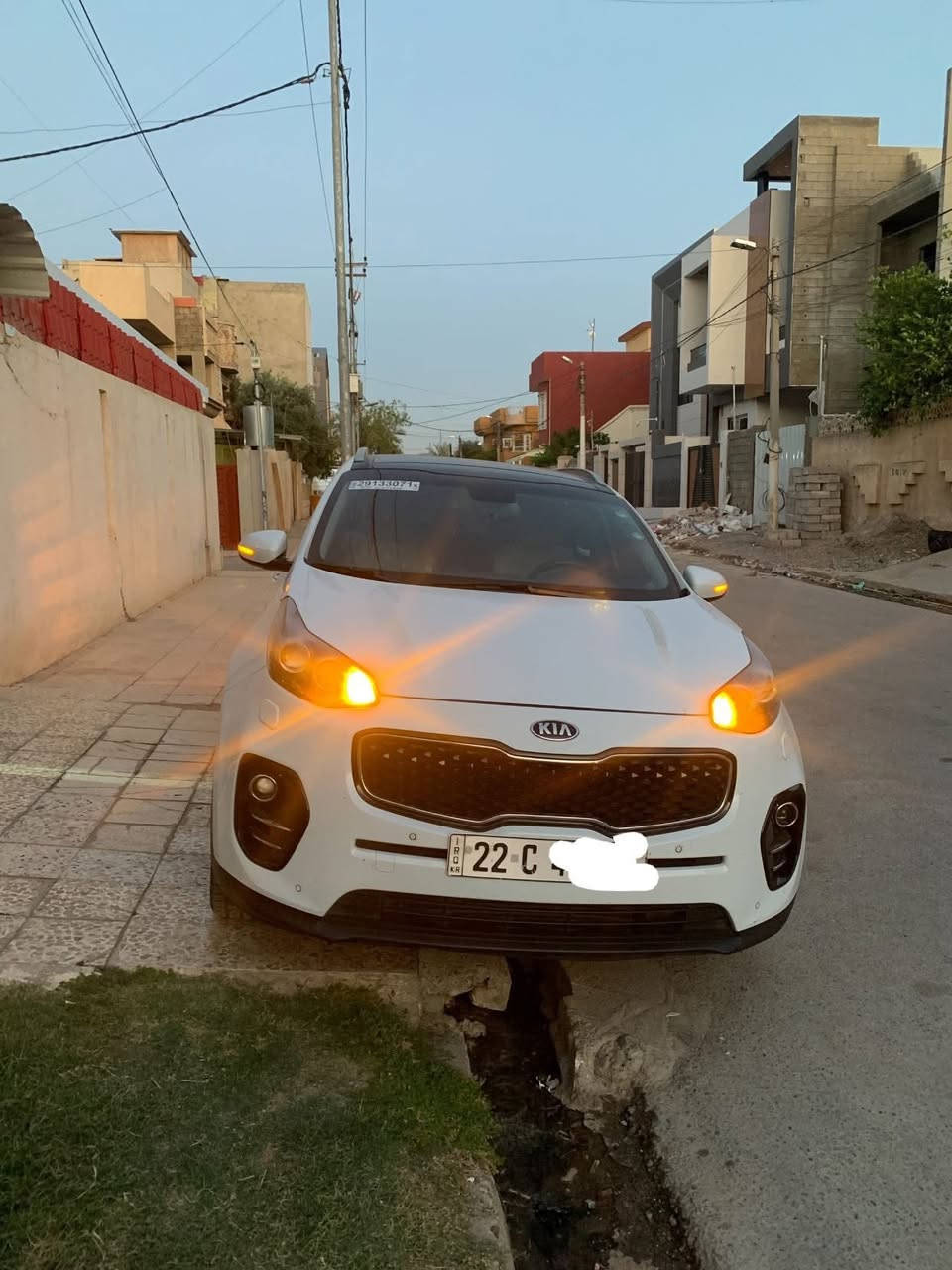 السلام عليكم كيا اسورتاج 2017 اكلين  ام الصمان خمس سنوات من شركة كيا الي بربيل
مواصفات بنوراما كشنات جلد مشنين الامامي كهرب حساسات امامي خلفي داخل لونين ويلكب 19 زراك لايت 
مري شفط دخول ذكي لايت لد اصلي شاشه اندروايد يدات نيكل ترحيب كابون بانزين ورقي سنويه لي سنة 2027 رقم مسطره هزه ما ساقطه باتري جديد تايرات جديده بدون تعديل بارد بيها شخط بسيط اوبخصه مكان وحده ازغيره ما ملعوب بيهم السعر 187 بيها مجال مكان موصل حي الصديق
للتواصل *********** بي واتساب
