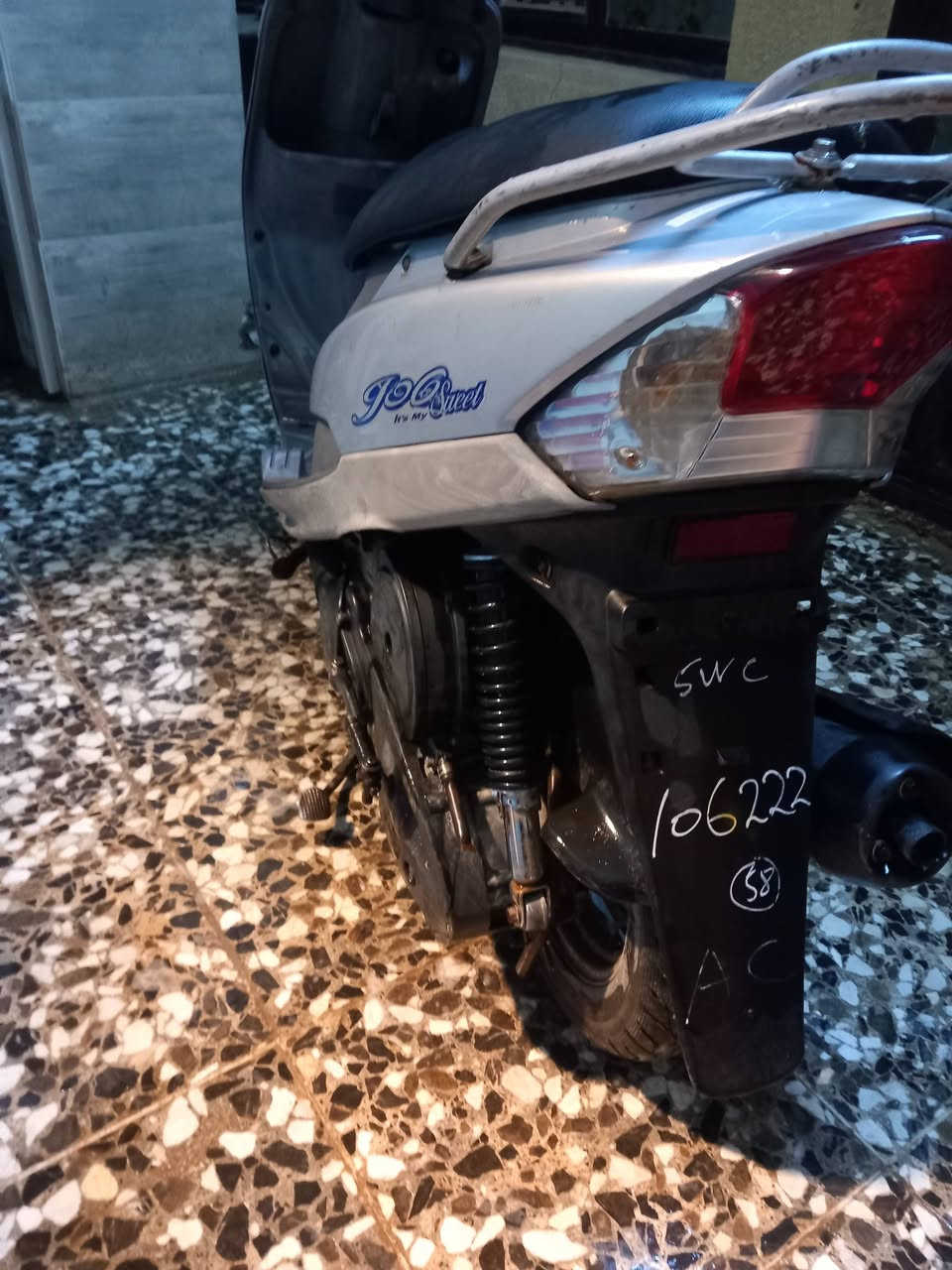 سلام عليكم 
ماكس منغولي للبيع قبل 3ايام نزلت من الرمبه كلها بلاديه 
الموقع الامين الثانيه قرب جامع الاسراء والمعراج 
للاستفسار ***********
السعر 550 قفل
