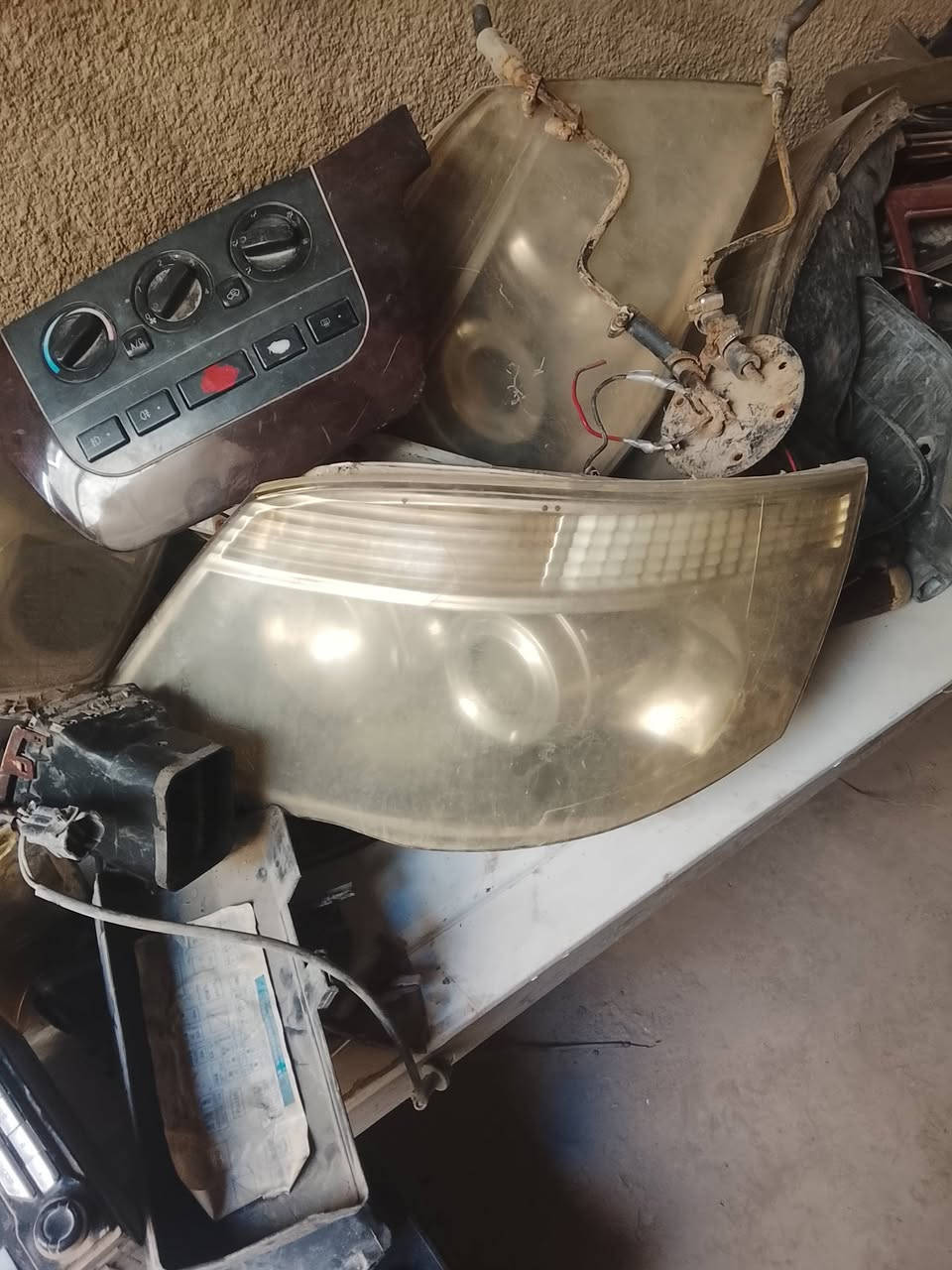 ادوات فتون تفصيخ العنوان بغداد الدوره نهايت شارع 60 المحل ***********
