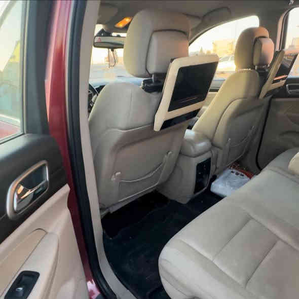 ئۆتۆمبێل: jeep grand chiroke larido 2014

 ناو زەرد 110 هه زار ميل حەقيقى رؤشتييه 
هه مو جامەكانى كامل دەبله واته دژه شكان

ســــعر $ یەک کۆمێنـت بکە راســـتەوخۆ بــۆ دێـــت🟢

زؤر خاويينه به كلن داخيل بووه 
بستێک  جاملغى سايەق سبوغه 
له گه ل  دوو ساردى بجوك 
په ره شوتەكانيشى هەمووی به شەرته 
بێ كيشەيه دەبڵ ئەكسله ٦ پستنه
وه او سه ياره كامل سيرفزه ماندى نييه
سپيريشى دانەبەزیووە
گيڕ و مەكينەشى به شەرته
شاشەشم كامل به قاعيده لؤ گؤرييه 
به س شاشه و قاعيده ى باى 300$
يانى به عام او سه ياره هه مو شتى بە شەرتە
سه يارەكه به كلين داخيل بووه تەقە و رەقەی به شەرته

ژمارەی خاوەن سەیارە👈: ***********
