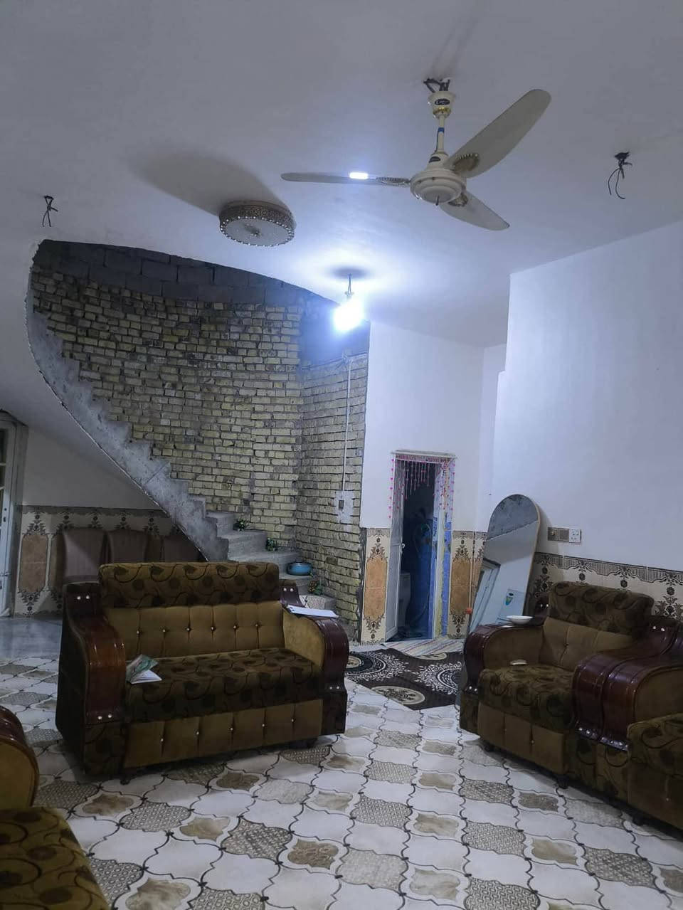 متوفر بيت للبيع الكوت الجديده شارع الاقواس مساحه 200 طابق واحد
بي مجال للشراي حديث طابق واحد وبيتونه شارع الاقواس
اي سؤال يمك الرقم
***********
