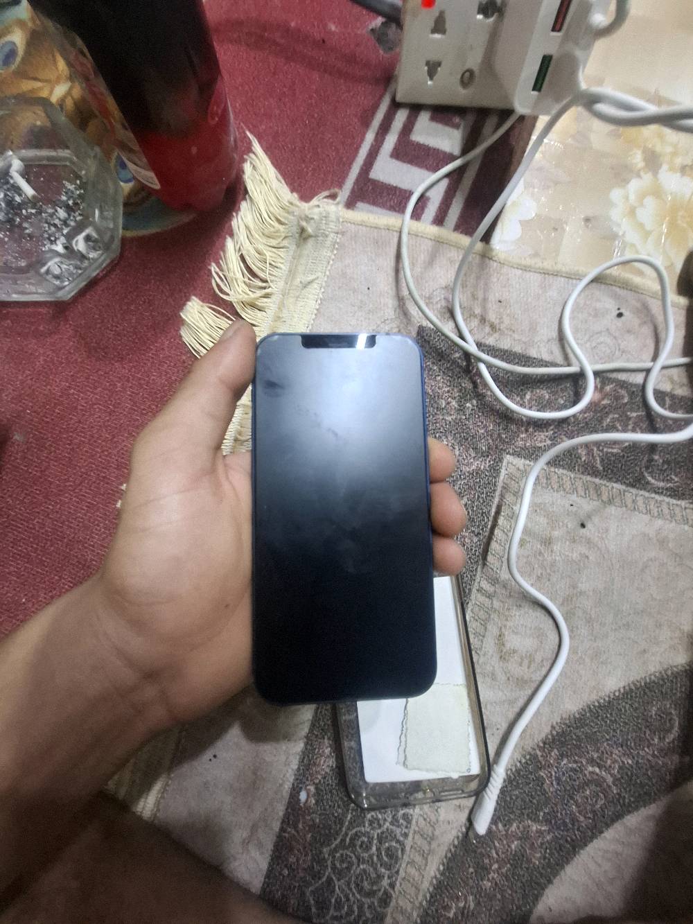 سلام عليكم للبيع ايفون 12عادي جهاز مكفول بس من عده البطاريه مبدله وكاله خارج العراق الجهاز 300 وبيه مجال قليل سعر   ذاكره 128