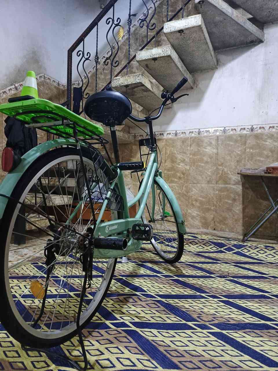 السلام عليكم بايسكل للبيع حجم 26 نضيف أكثر من الصور تجي واشوف السعر 145 وبي مجال بسيط شرط كلشي ما امبدل بي ولا مفتوح بي شي كفاله عامه يعني مكاني كربلاء مقابيل مستشفى الكفيل ***********
