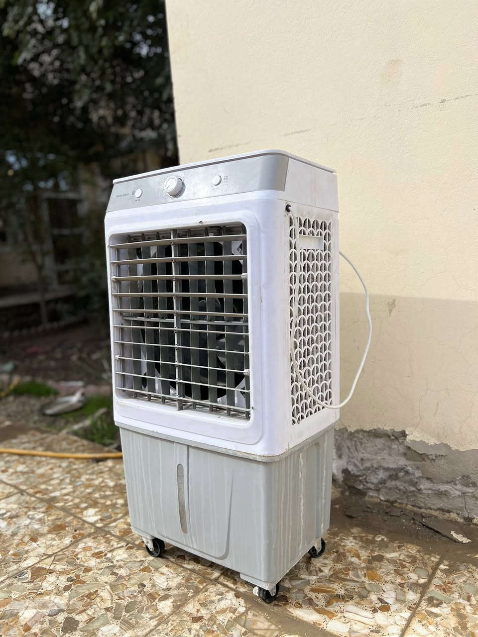 غرفةة نوم شبابية وبناتيه ومجموعة اغراض اسعار مناسبه راسلني وتدلل مكاني حي الجزائر او اتصل ***********
