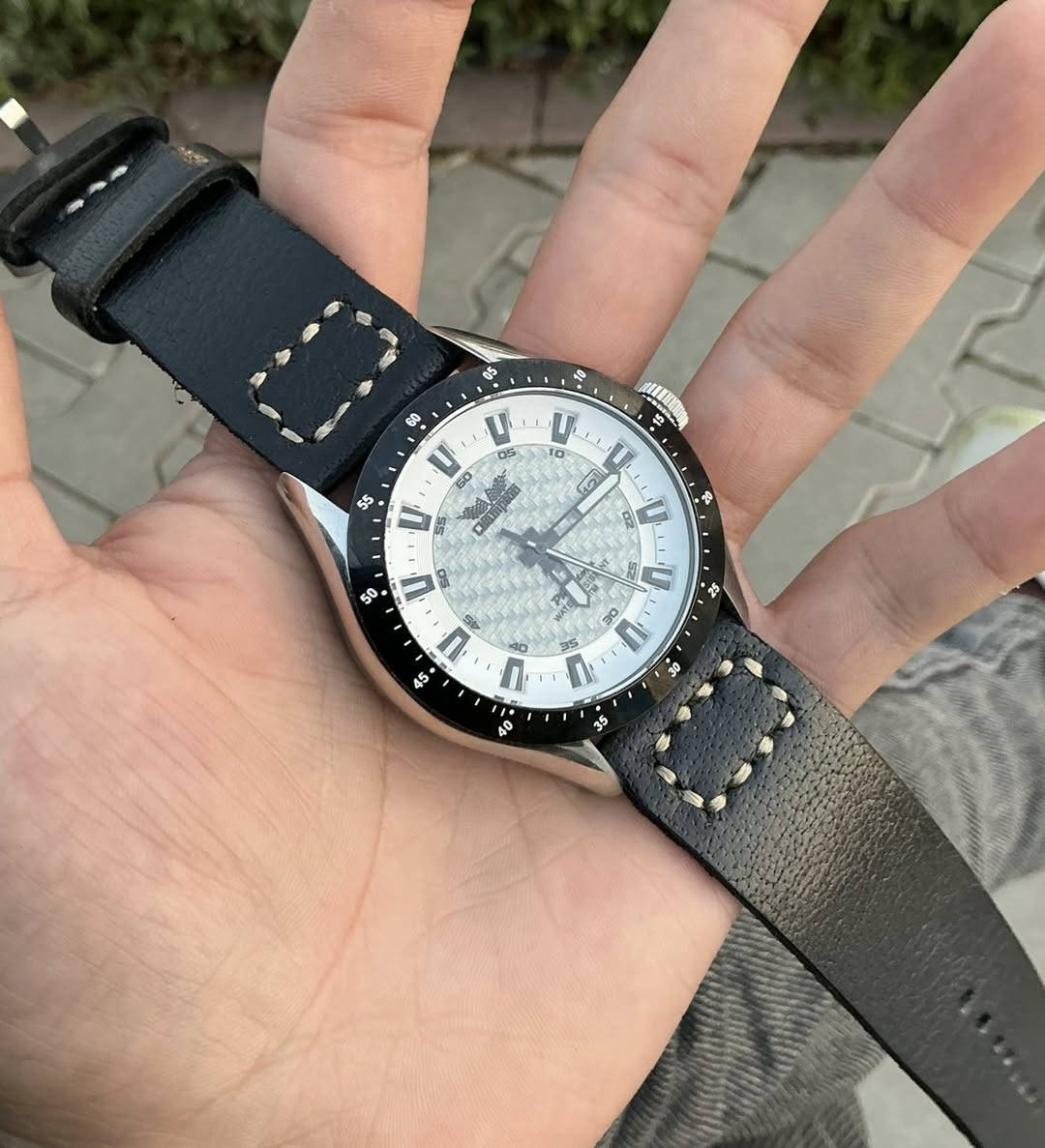 السلام عليكم ساعة سلاسنجر بريطاني اصلي
نافذة للتاريخ
طوق دوار سيراميك
عقارب وارقام فسفور
قطر 43 
سير جلد طبيعي شغل يدوي
ستانلس ستيل
95 الف


**إذا كنت صاحب هذا الإعلان وتريد حذفه لأي سبب، رجاءا أرسل رسالة إلى الدعم الفني**