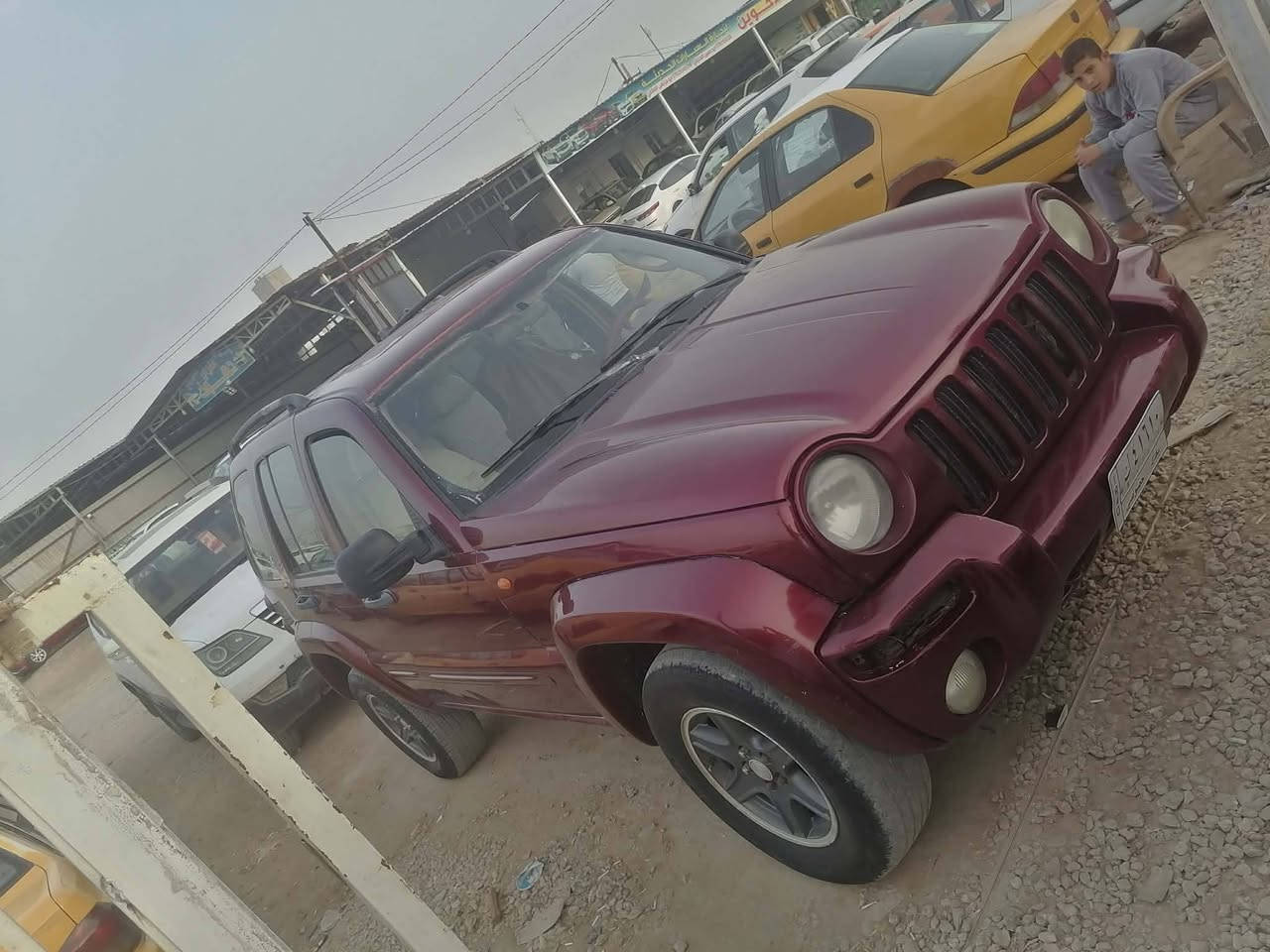 السلام عليكم
 جيب موديل 2002 مكينه وكير بلاد جدد حداديه جديده رقم بغداد السعر 58 وبيها مجال عنوان ديوانيه ***********
