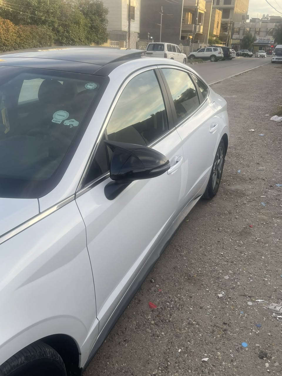 بيع
السلام عليكم ورحمه الله 
سوناتا SEL 2021 
وارد امريكي 
قطعه وحده تبديل نفس اللون باب السكن
ماشيه ١٩٣٠٠٠كيلو
بيها ضرر بالبيبان السكن والخلفي واضح بالصور 
سياره مكينتها جديدة موديل ٢٠٢٥ 
بانوراما 
رادار امامي 
دخول ذكي 
اوتو هولد 
شاحن لاسلكي
شاشه ديجيتال 
اربع انضمه قياده 
رادار جانبي 
صندوق ذكي يفتح عند الاقتراب.
مكينة 2500  تنفس طبيعي.
***********
السعر 
16700$وبيها مجال للشراي
