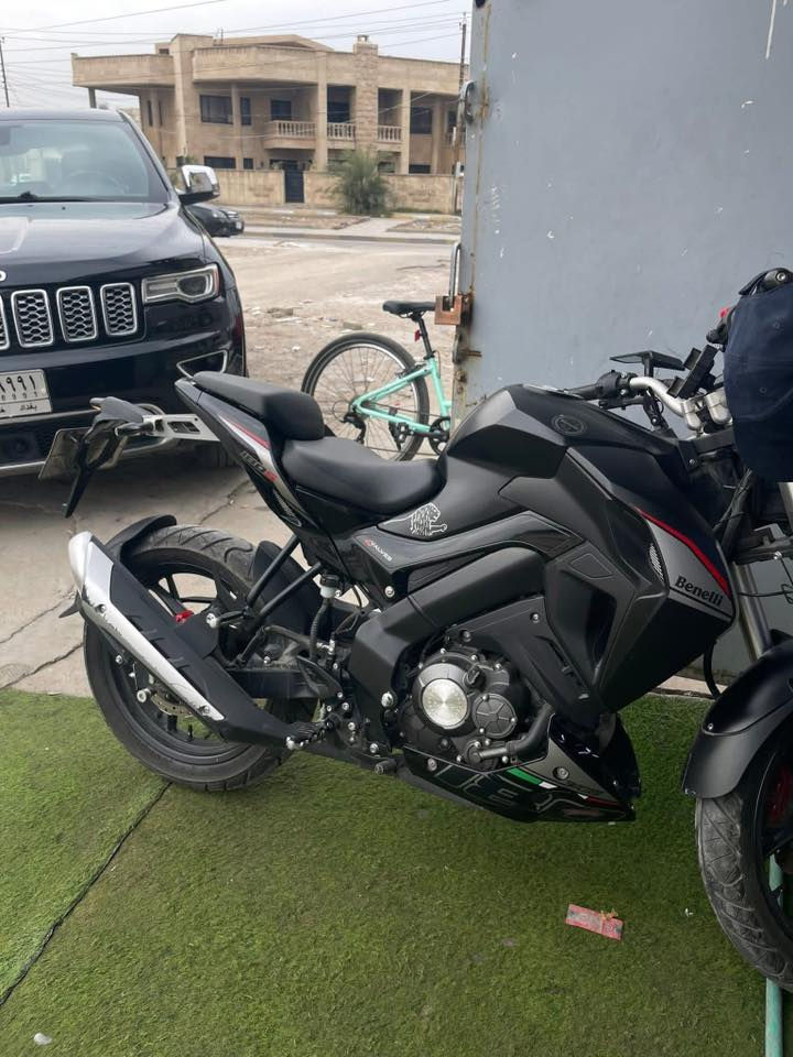 بنلي 180s

لونها اسود طافي 

ماشيه 5000 

بعدها جديده 

موديل 2024 احدث موديل نزل بيها

مرقم اربيل وسنويه وتحويل بيها 

بيها راديتر 

مرايات h2 

عداد الكتروني 

لايت لد 

حساس ستاند

السعر تواصل على الرقم +964 777 693 3048

مكانها بغداد


**إذا كنت صاحب هذا الإعلان وتريد حذفه لأي سبب، رجاءا أرسل رسالة إلى الدعم الفني**