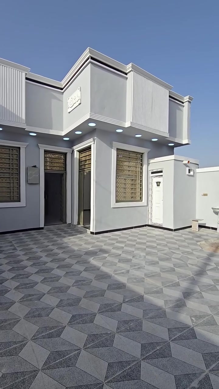 سلام عليكم توفر دار سكن البيع المساحه 220 متر شارع 9 متر طابو زراعي عراقي كافت الخدمات السعر 115 مليون قابل تفاوض الستفسار ***********
