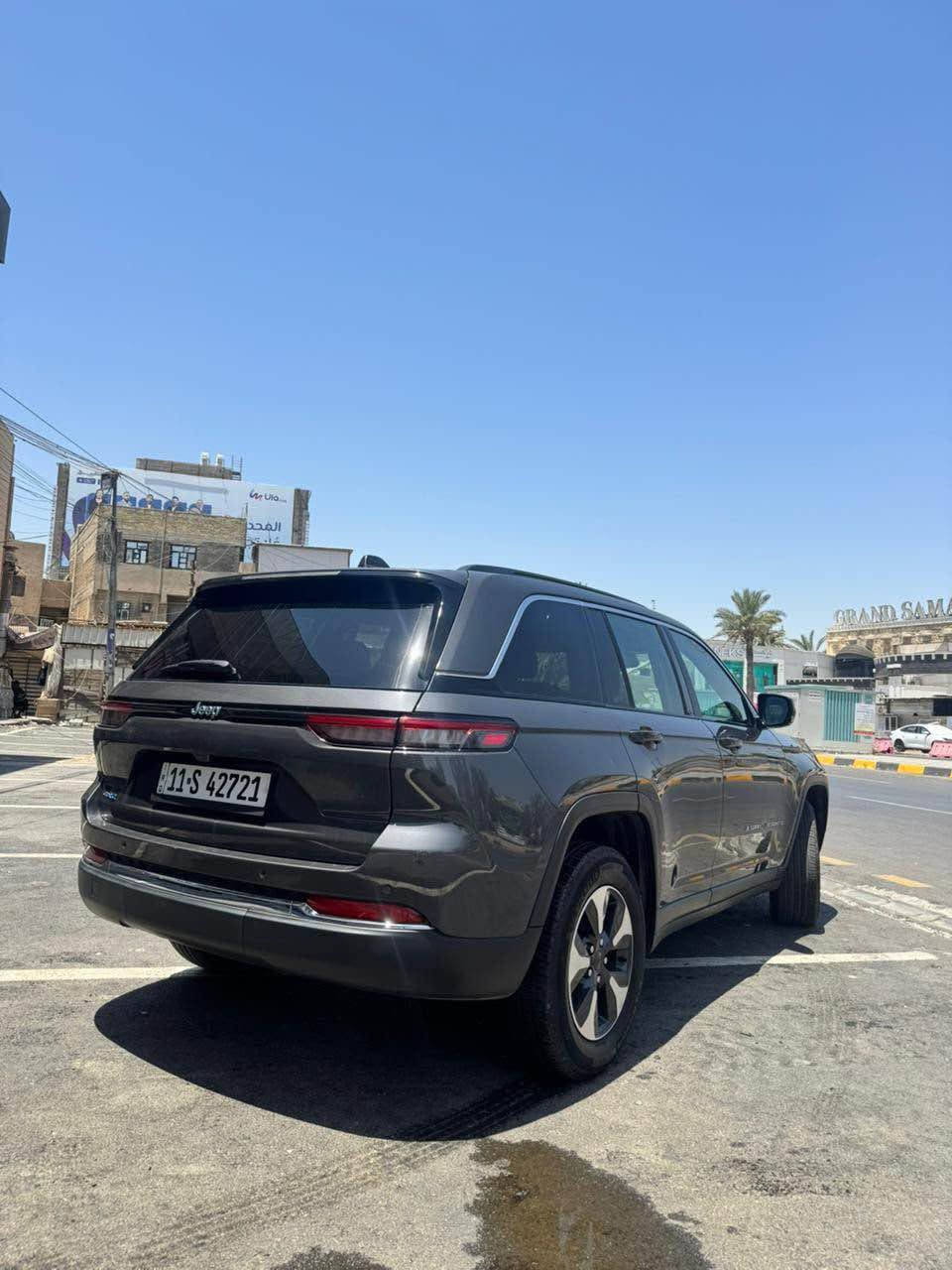 ‏  Jeep Grand cherokee 4xeبدون ايرباك
موديل 2024 4x4 هايبرد
ماشية 15000 
الداخل لونين مطعم بصاج
إنارة داخلية LED 
5 راكب 
‎3 انضمة بنزين +هايبرد +كهرباء
#مواصفاتها
.  
.بصمه تشغيل عن بعد
.دمام خلفي
.كشنات جلد
.كشن السايق ميمري
.كشنات كهرباء
.صندوق كهرباء
.حساسات خلفيه 
. قطعتين تبريد 
.اشاير بالمري
.رادار امامي
.رادارات 360
خمسة وضعيات قياده
. بنوراما فتحتين
. كير ماوس
. نظام منحدرات
. هيترات بالكشنات 
.ويل كب كروم
.لايتات لد
.بكلايت لد
.كشافات
.بصمة ابواب
. نضام توقف ذاتي
فول مواصفات 1/1  بعد بيها مواصفات
صور الحادث على الخاص
السعر 30 وبيها مجال
للاستفسار اكثر الاتصال على الرقم

*********** بغداد, العراق
