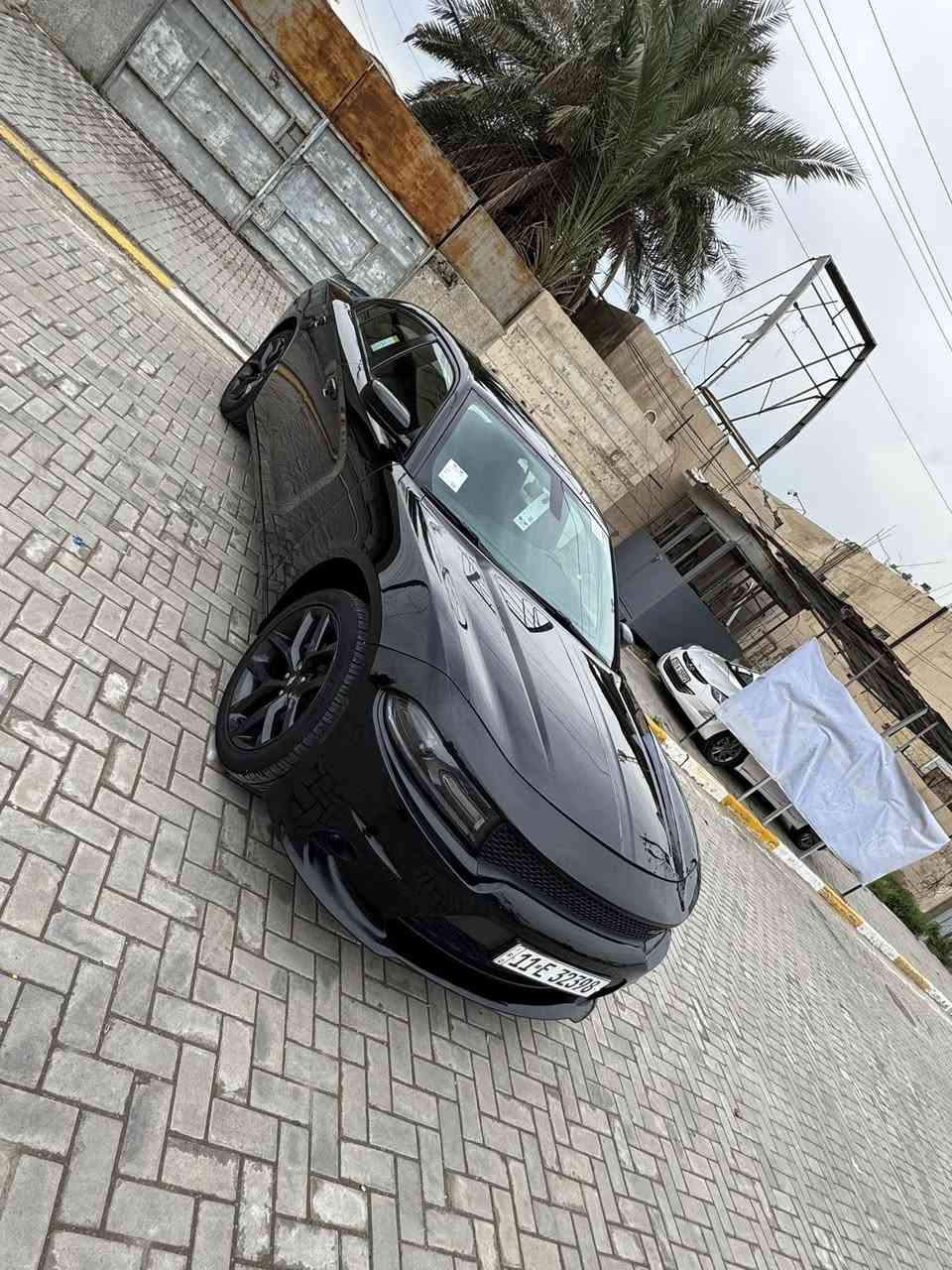 جارجر 2021
رقم بغداد 
سيارة جديدة 
مكفولة من الصبغ والبارد والايرباك 
حادثها جاملغ فقط خصره بالشاصي كلش قليلة 
الممشى 75 كيلو 
سيارة بريحة الوكالة نظافة 100% 
السعر 205 وبيها مجال حك الجيه 
عنوان بغداد حي العامل 
***********
