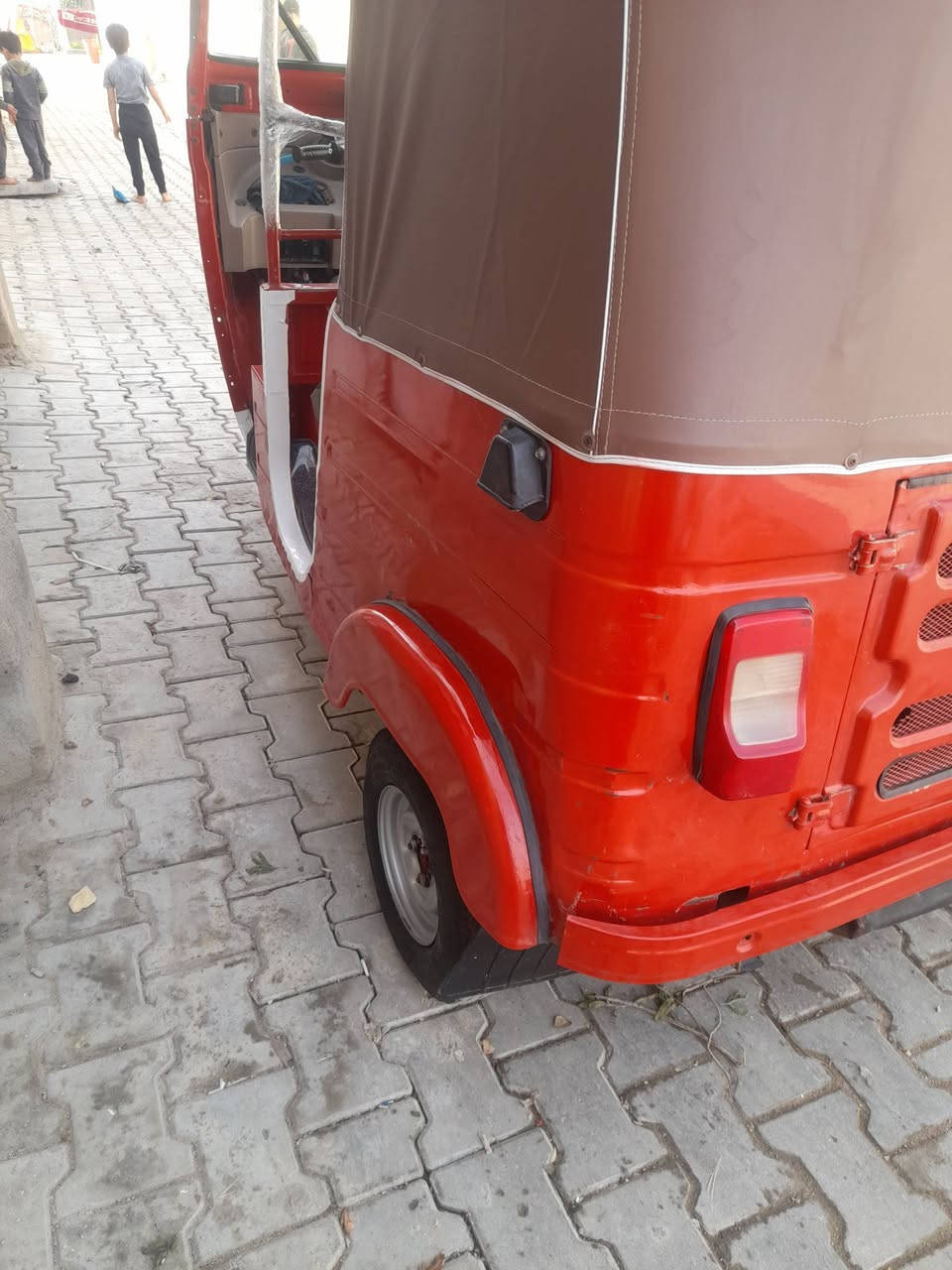 تكتك للبيع موديل ١٩ سنويه ورقم سعرها ٥ملايين و ٧٠٠ ميسان المجر الكبير ***********
