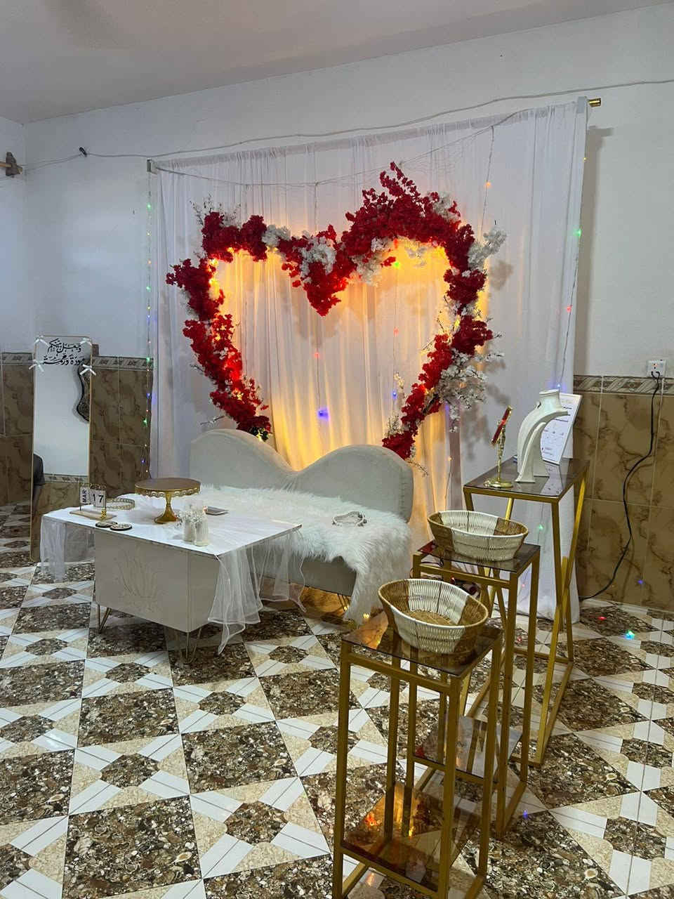 كوشات حنه عقد خطوبه حسب طلبكم ويه كل كوشه تجي هديه مع كراسي وطبلات جنط عرايس للايجار


**إذا كنت صاحب هذا الإعلان وتريد حذفه لأي سبب، رجاءا أرسل رسالة إلى الدعم الفني**