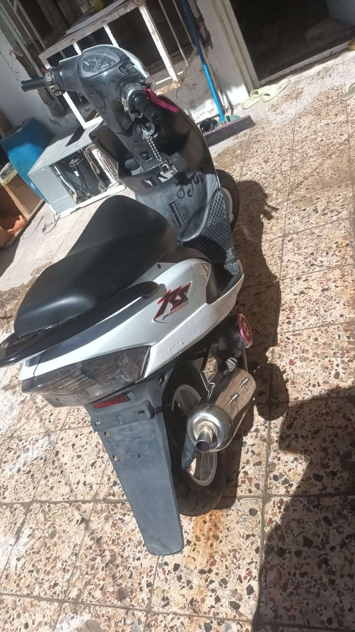 السلام عليكم 
ماكس للبيع ٥٥ طيران ✈️ بيه تزويد صالنصه ستيل يدات قبق فلاوين كفرات مال اربعه ويل كب تخم صدر امامي سعر ٥٠٠ وبيه مجال 
***********
