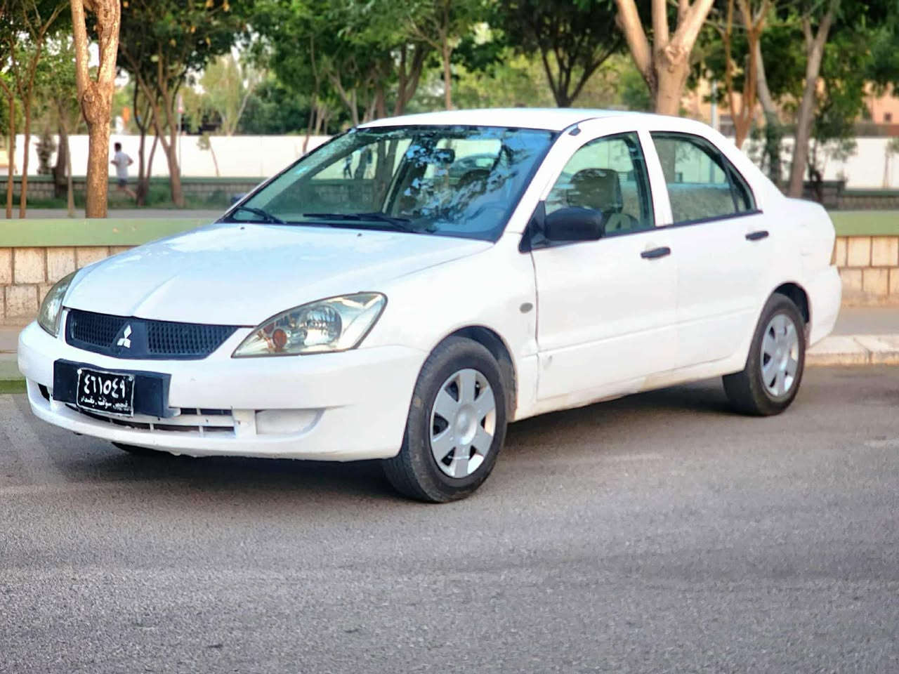 لانسه ر 
موديل ٢٠٠٤
گير عادي 
مزايده يه 
ساقه 
گيرو مه كينه و ته بريدي به شه رت 
سعري ٤٣ گلا 
***********
