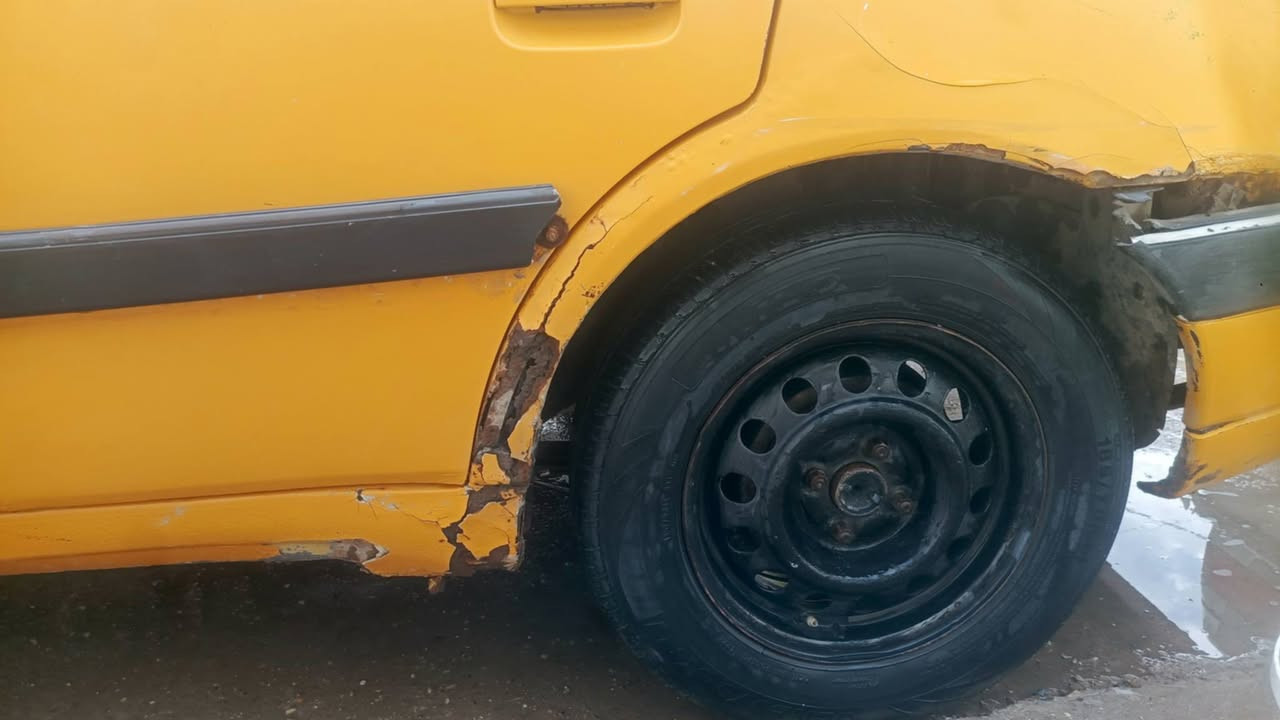 سيارة للبيع بيجو، بيه ضربه بجنطه وسنويه ساقطه مكينه اوتاماتيك ، ماعليها غرامات 
 رقم *********** سعر 15 بي مجال
