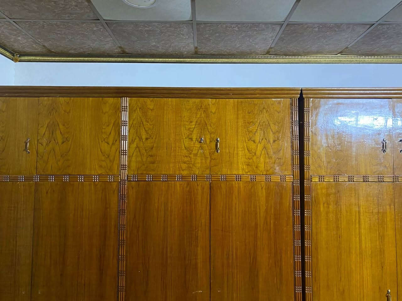 غرفه جبيره وثقيله ضخمه الاتصال ع رقم تلفون ***********
