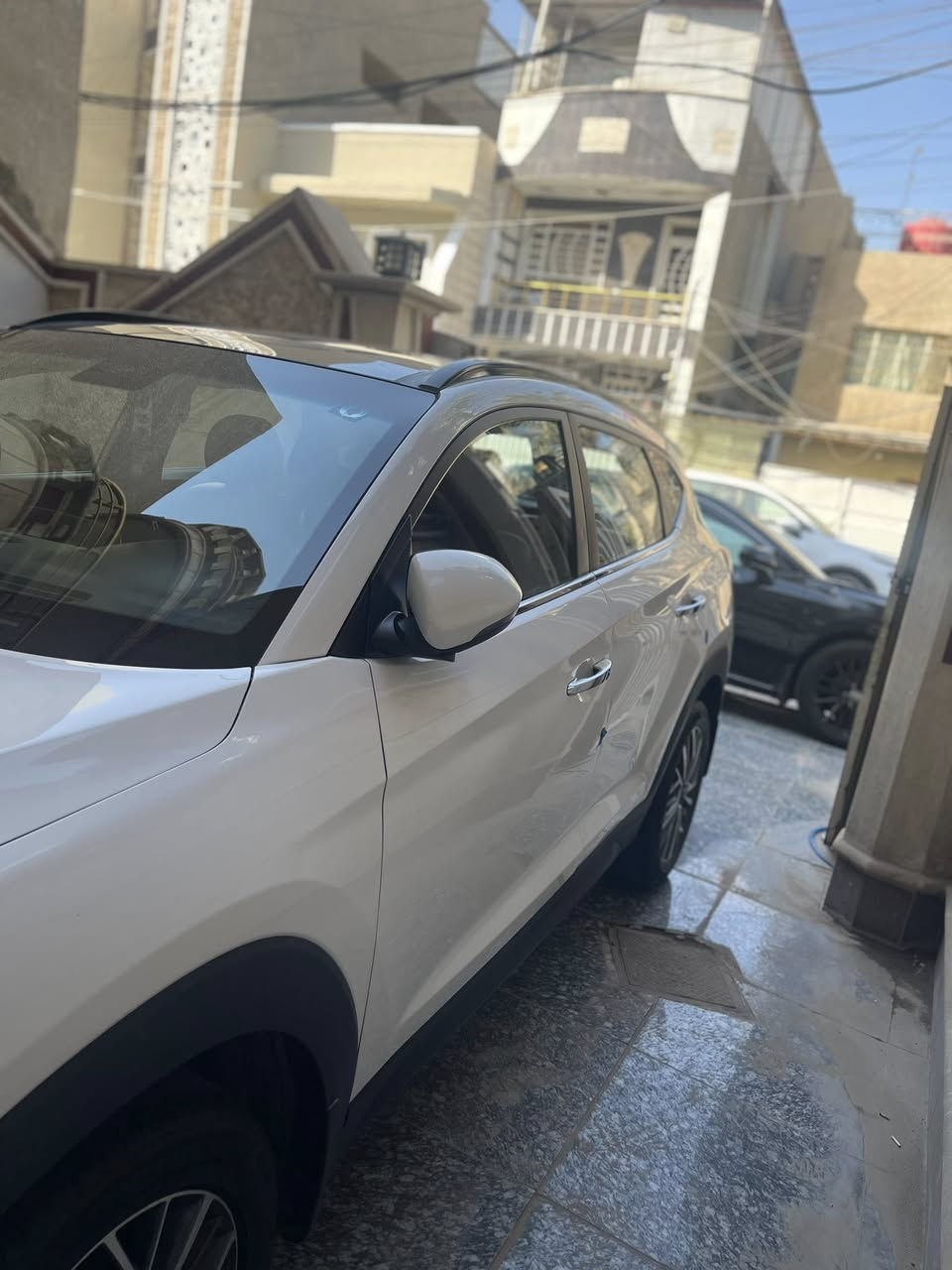 سلام عليكم

توسان  2020 خليجيه فول مواصفات 

فول 1/1 

٣ وضعيات قياده 

بصمه 

بانوراما 

شاشه كبيره

تحكم ستيرن جهتين

كشنات كهربائية جهتين

مري شفط

تدفئه تبريد قطعتين 

مكينه 2000 مفتوحه ؟

السياره ماشيه 84

السعر. 193

رقم جديد بأسمي 

سنوية جديدة 

مكفوله من الصبغ واحلى من الصور

مكان السياره بغدادالمنصور    ***********
