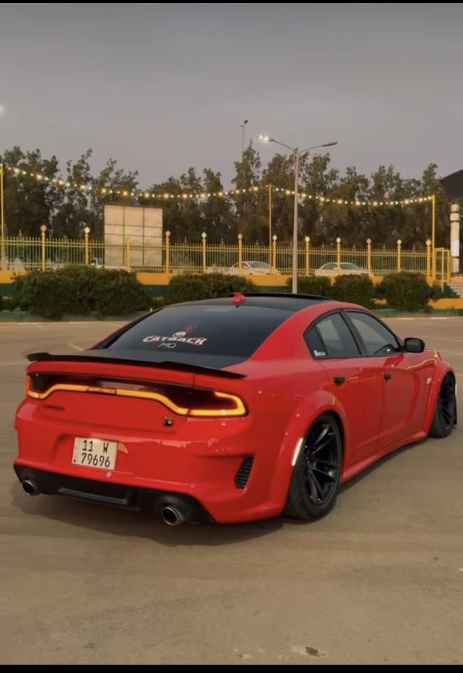 سلام. عليكم 
دوح جارجر موديل 2023 وايد بدي اصدار لخير  محرك 6400  فول  واحد  ع واحد   ماشيه 11 الف   بدون دواخل مكفوله من شاصي  ودواخل
موصفات 
فتحه سقف 
 رادار امامي
رادار جانبي 
داخل احمر 
تبريد كراسي 
سستم صوت هارمن كاردن  
 لايت زنون. 
حساس خلفي 
وكومه مواصفات بعد. سياره رقم بغداد بسمي. حادثها.  باد بس موضح بالصور حادثها كلش خفيف ومن نوادر موجوده بهل لون وجداده.    وصور حادث موجوده بالصور. مكانها بغداد 
***********
