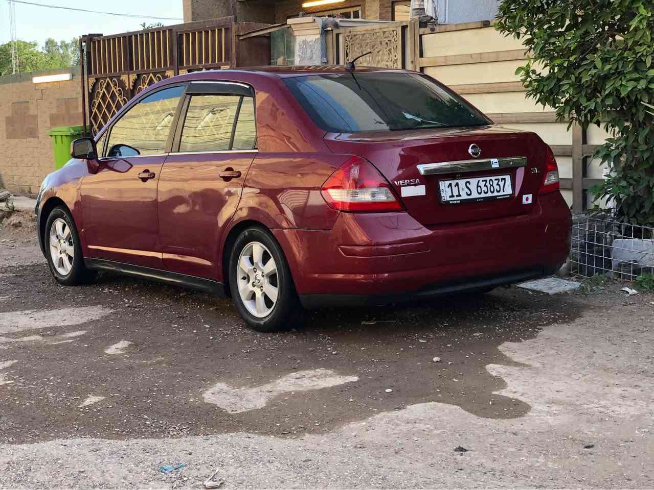 السلام عليكم 
نيسان  فيرسا 2008 للبيع
مكينه 1800 كير اوتو كير مكينه تبريد مكفولات صدر 90 بالميه تخم تاير جديد ويل كب بلادي  بيها قطع بلاديه بس اني ابيع مصبوغه حزام بيها ملاحظات بسيطه بالكشر نضافة داخلها 100 بالميه ارضيه جلد شاشه اندرويد 
السعر 67 وبيها مجال 
مكاني بغداد الدوره 
*********** بغداد, العراق
