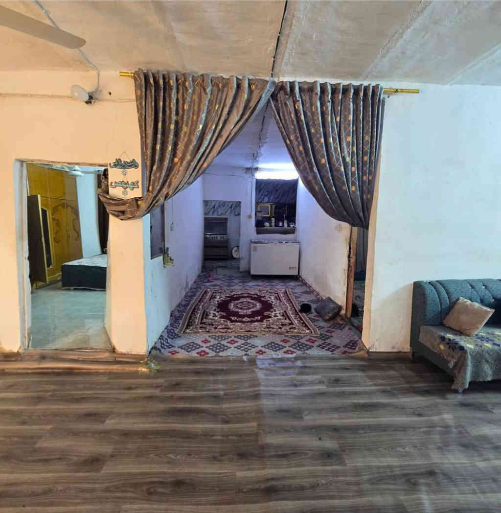 ملك تجاري للبيع 200 متر. زراعي تصديق محكمه العنوان النجف الأشرف كوفه براكيه شارع المطار القديم يحتوي على محلات عدد ٢
.الدار يحتوي على غرفتين نوم صاله مطبخ صحيات استقبال بناء طابوق عكاده السعر 65 مليون

للإستفسار ***********  للبيع او مراوس
