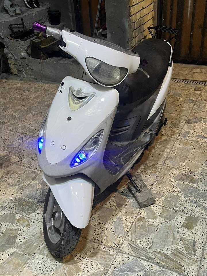 ماكس قجمه بوشه ٤٩ مكينه ناعمه تخبل شلعه ومعدل حلوه سكنات يشتغلن دكه وحده دراجه كلش ملحه ونضيفه نقصها بس ستان نص دراجه لاتنقيص لاتبخير لانضوح ماعوزها شي السعر ٥٠٠ وبيها مجال مكاني المعقل وهذا رقمي ***********
