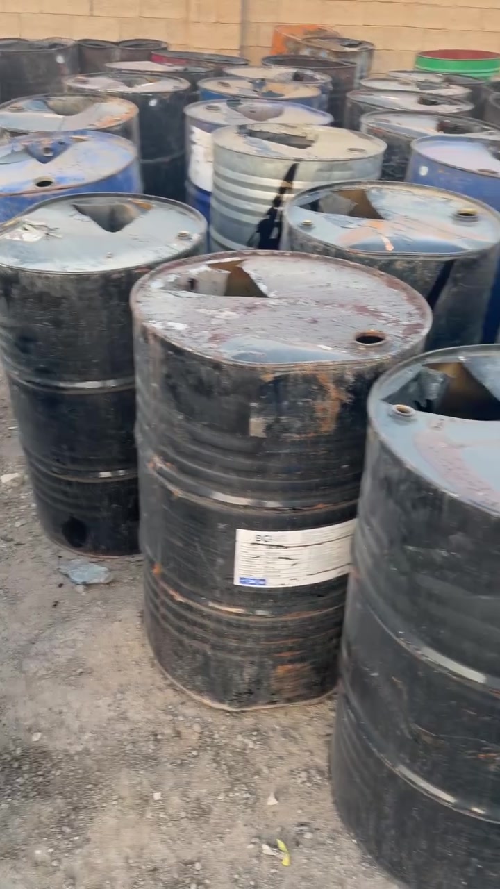 اكو براميل جديده اكو محتركه اكو كلاص
انجهز اهل السكلات وهل الجير ومعامل الكاشي 
وكو توصيل عدنه يوصل الحد المكان مالتك 
ولسعار كلش حلوه غزنو مابقه شي عله الموسم 
***********
