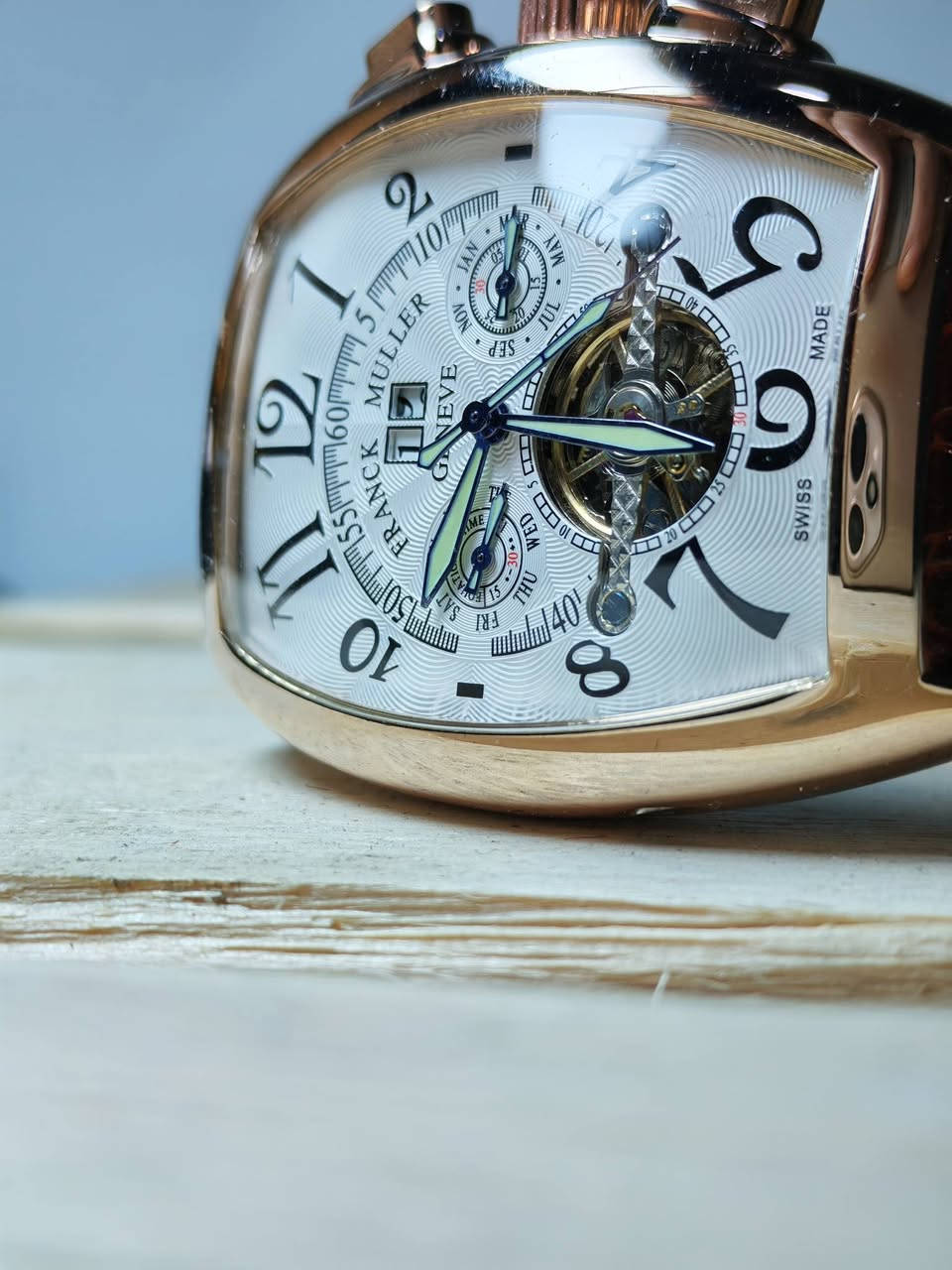 اول تم ع ٦٥ الف
فرانك مولر كوالتي جدا عالي

مقاوم للماء

٣ سناتر شغاله

طلاء ثابت

مختم بالكامل

سير جلد مختمه

للحجز والاستفسار التواصل دايركت او واتساب *********** او ***********
