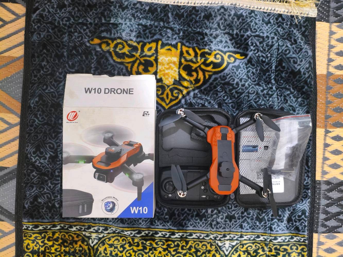 طائرة درون تصوير كاميرا متحرك المسافه كم 2 الشحن نصف ساعه 
تربط على الهاتف واي فاي 
المكان بغداد الشعب 