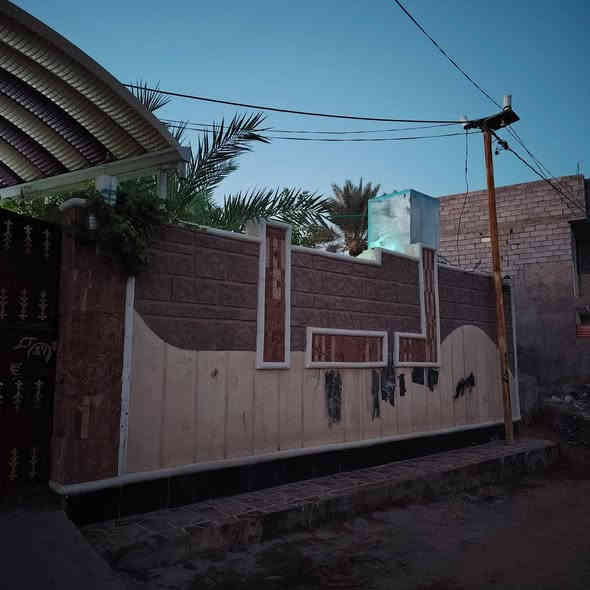 بسم الله الرحمن الرحيم 
بيت للبيع بناء 2018 #حديث #المساحة240

#المفرك قريب على الشارع العريض #السايدين 
و #المدخل_الرئيسي 

غرفتين نوم وصاله وستقبال ومطبخ وكليدور وسقيفه وحديقه وكاونتر
 تفاصيل اكثر تواصل خاص  او الاتصال ***********
