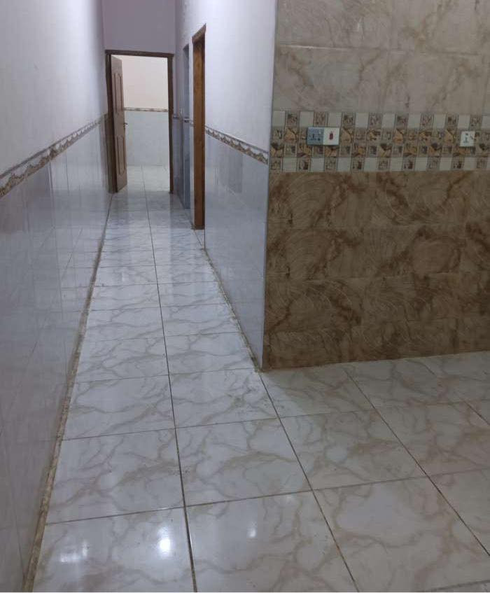 ❗️❗️شقه للايجار ❗️❗️في منطقه الأربع شوارع في البصره . .طابق اول .. تحتوي على غرفه نوم وغرفه اطفال وغرفه استقبال .. باب خارجي للاستقبال .500 لاستفسار ☎️***********
