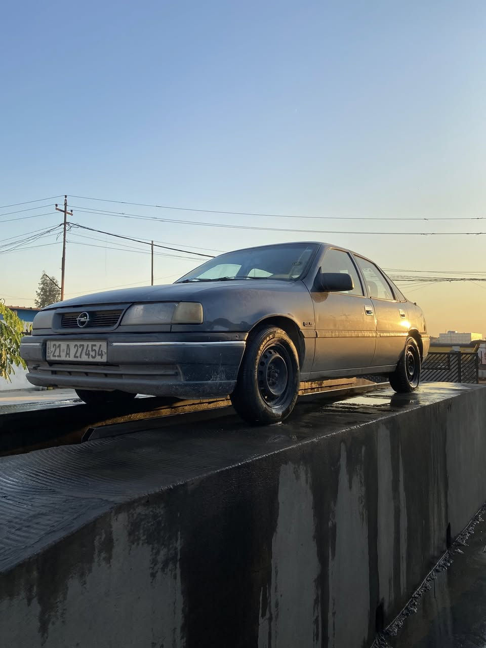 ئۆپڵ ڤیکترا بۆفرۆشتن مۆدیل 1995قەترە بۆیاغی تیانیە سەنەوی بەسەر چوە کۆبۆن بەنزینی هەیە  تەقەو رەقەو دەعامی بۆ دەعامی بەشەرت بەشەرتی براوەو لیدرانی نەبیت گیچی ناو دەژبول هەموو ئیش دەکات لایتی زینۆنی لەسەرە یەک دینار مەسروفی نیە   بۆزانینی نرخ پەیوەندی بەژمارەی خوارەوە بکەن (***********)لەگەڵ ڕێزدا
