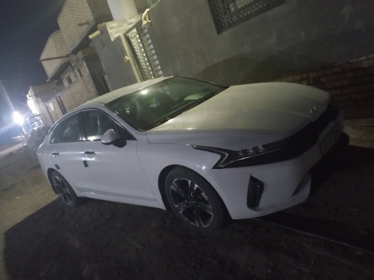 كي فايف خليجي موديل 23 مكفوله كفاله عامه مكفوله من زلغ سونار بالمنشور مكينه 2000 ماشيه 27 ألف رقم بغداد سياره وضع الشركه فول مواصفات عده بانوراما مكان السياره ناصريه مركز ***********
