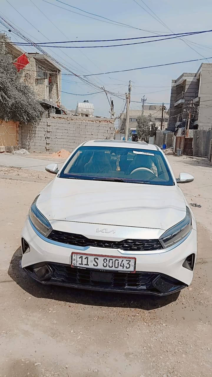 السلام عليكم البيع ومراوس
فورتي موديل 2022
سياره مريكي فول ماعده البصمه
مكيه ٢٠٠٠ 
قطعتين تبريد 
لايت زنون 
تخم تاير ويل 15 تحويره جدد 
رقم بغداد بيع ومراوس بوبامه رقم صاحب السياره *********** مكلف بلنشر

