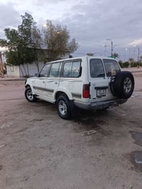 لاندكروز VXR • ١٩٩١ • رقم بصره